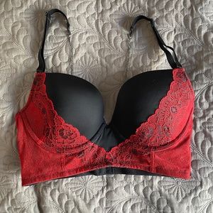 La Senza cropped bustier 34D black w red lace 3